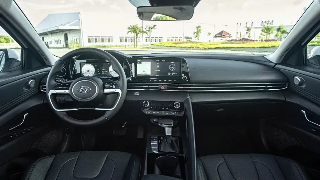 noi-that-xe-hyundai-elantra