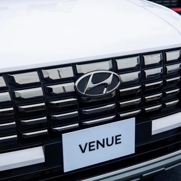 luoi-tan-nhiet-xe-hyundai-venue